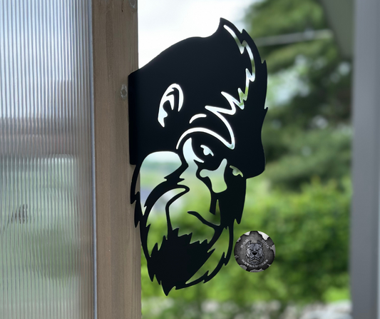 Peeking Bigfoot