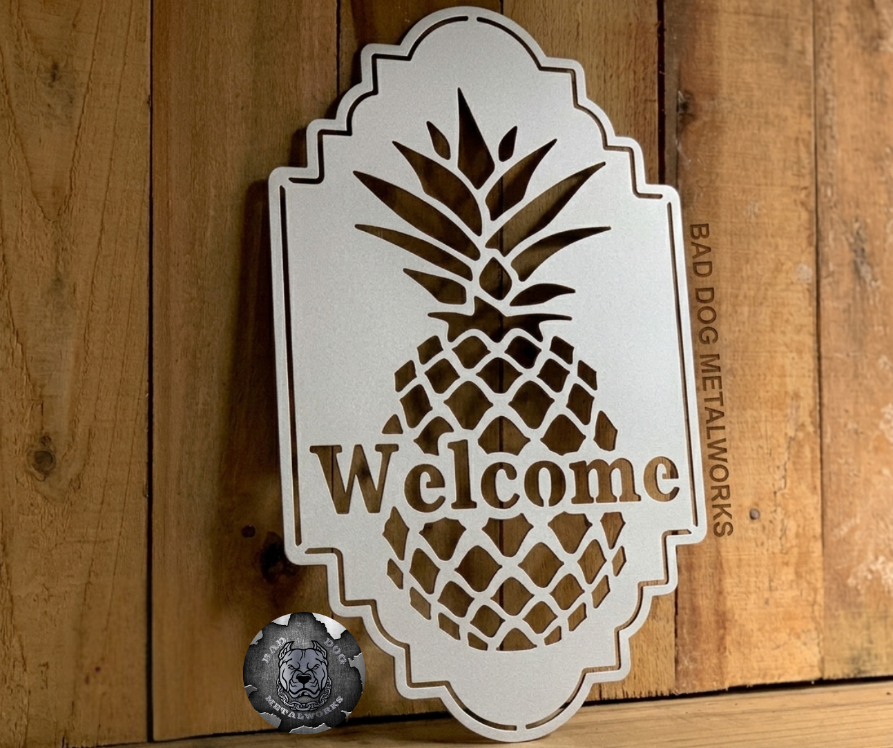 Vintage Pineapple Welcome